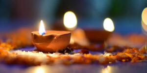 OJC – Kleine, weiße Kerzen für die Liturgie der Sonntagbegrüßung